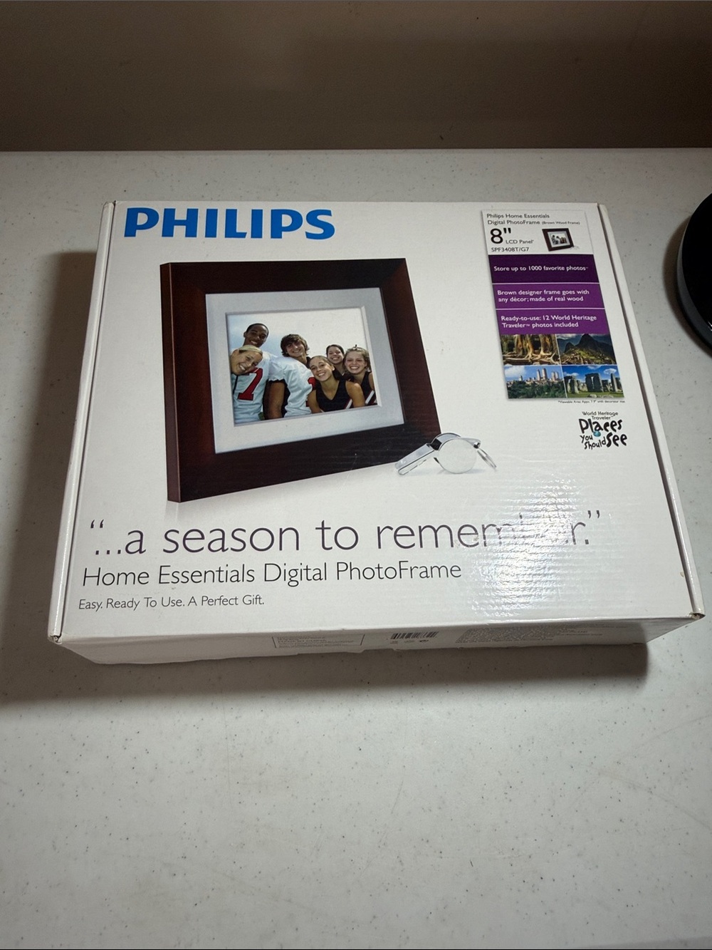 PHILIPS Digital Photo Frame with Dark Brown Frame